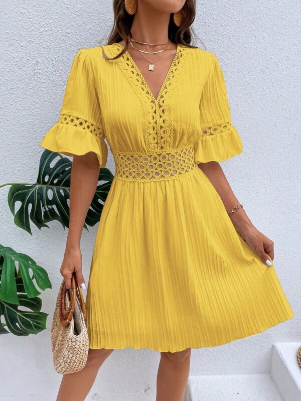 Patchwork Lace Fashion V-neck Tight Waist Solid Color Dress - Image 5