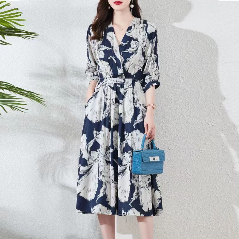 New Waist-controlled Lace-up 34 Sleeve V-neck Printed Skirt - Image 4