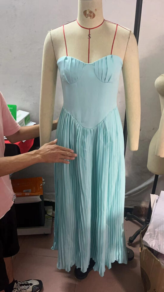 Blue Strapless Slimming Pleated Tight Dress - Image 4